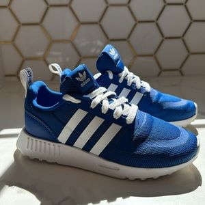 Like new size 12 1/2 boys sneakers